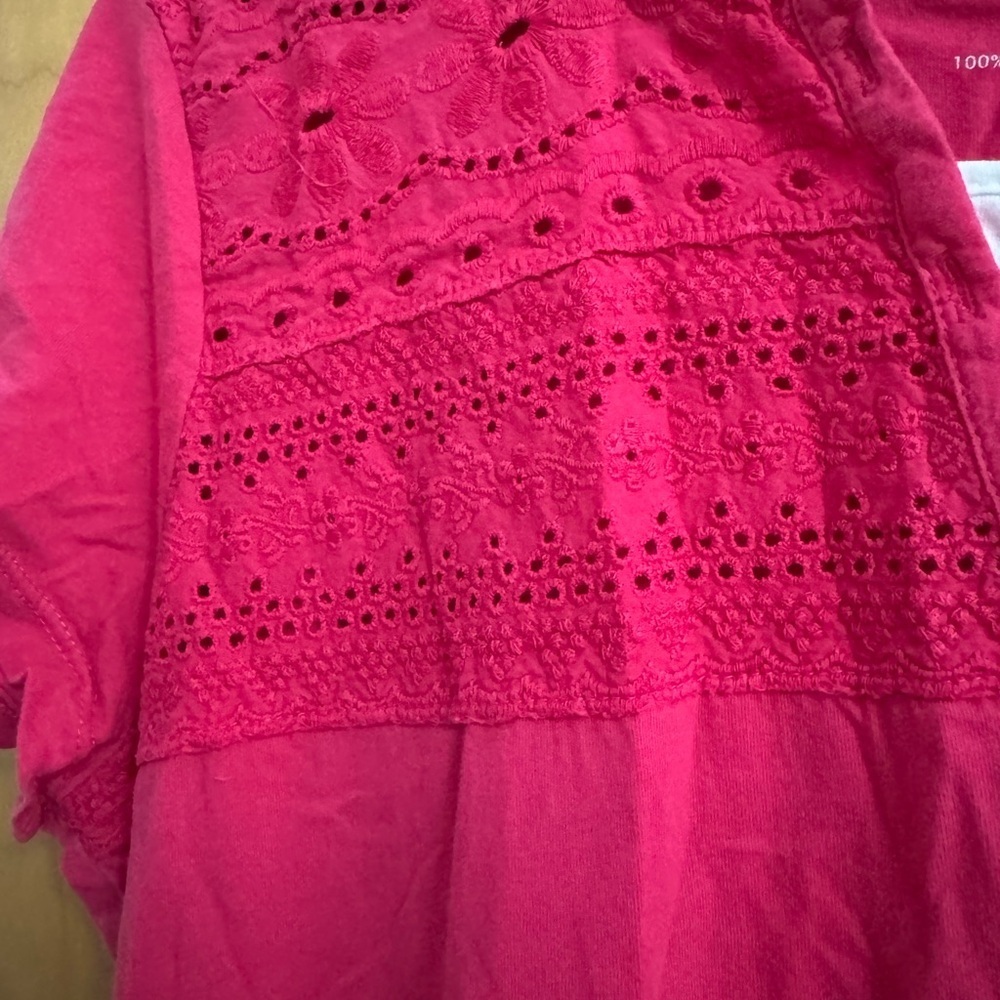 Size Large Van Heusen Women's Fuchsia Button-Front Blouse - Picture 5 of 9